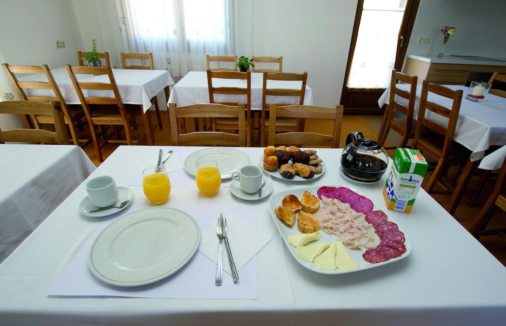 Hostal Palouet De Segarra Εξωτερικό φωτογραφία