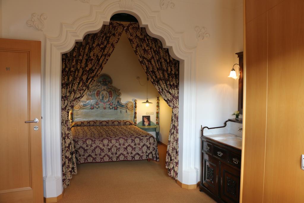 Hostal Palouet De Segarra Εξωτερικό φωτογραφία